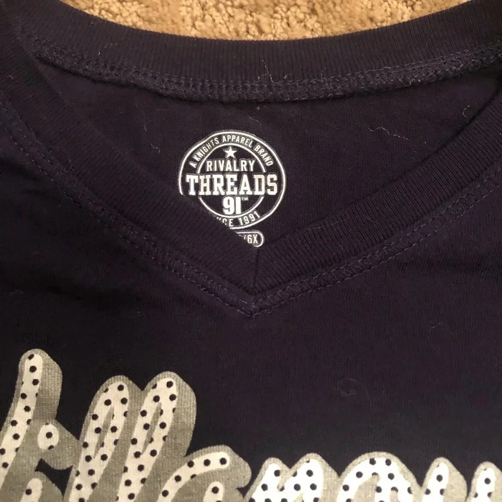 Villanova girls v-neck navy tee shirt small 6/6x - Picture 3 of 5